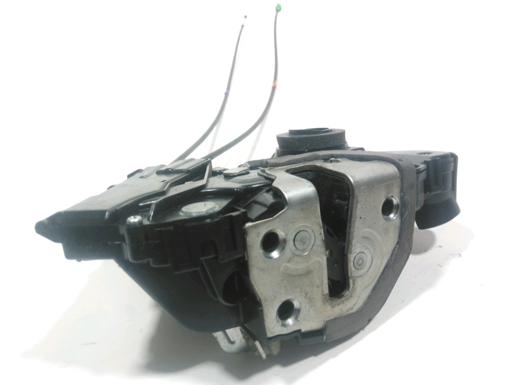 Serrure de porte avant droite