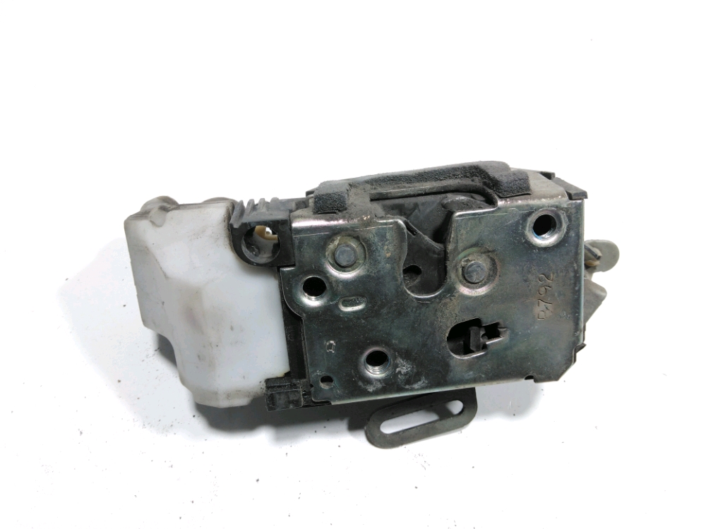 Serrure de porte avant droite