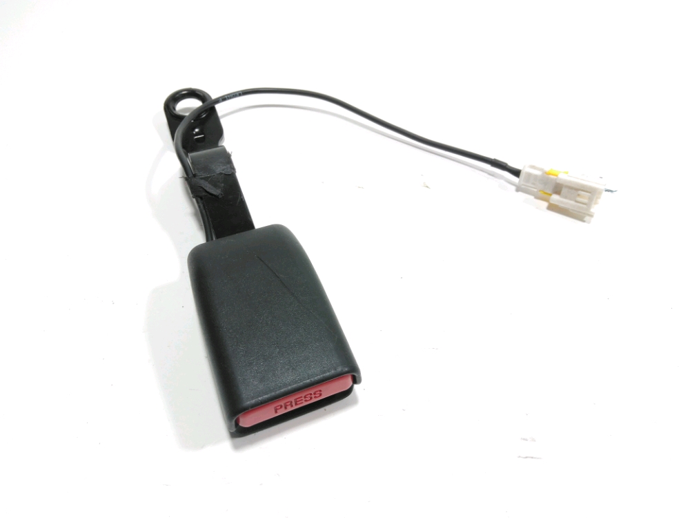 Ancrage ceinture avant droit