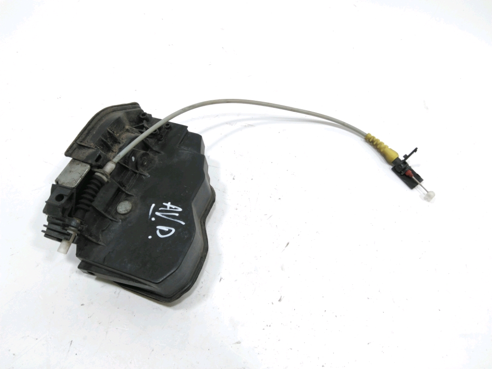 Serrure de porte avant droite