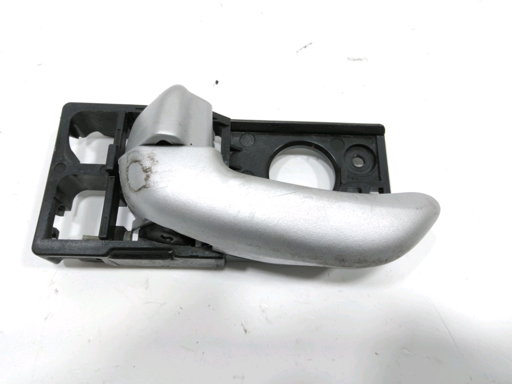 Poignée intérieure porte avant gauche