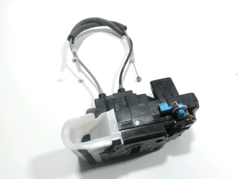 Serrure de porte avant droite