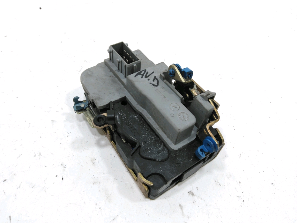 Serrure de porte avant droite