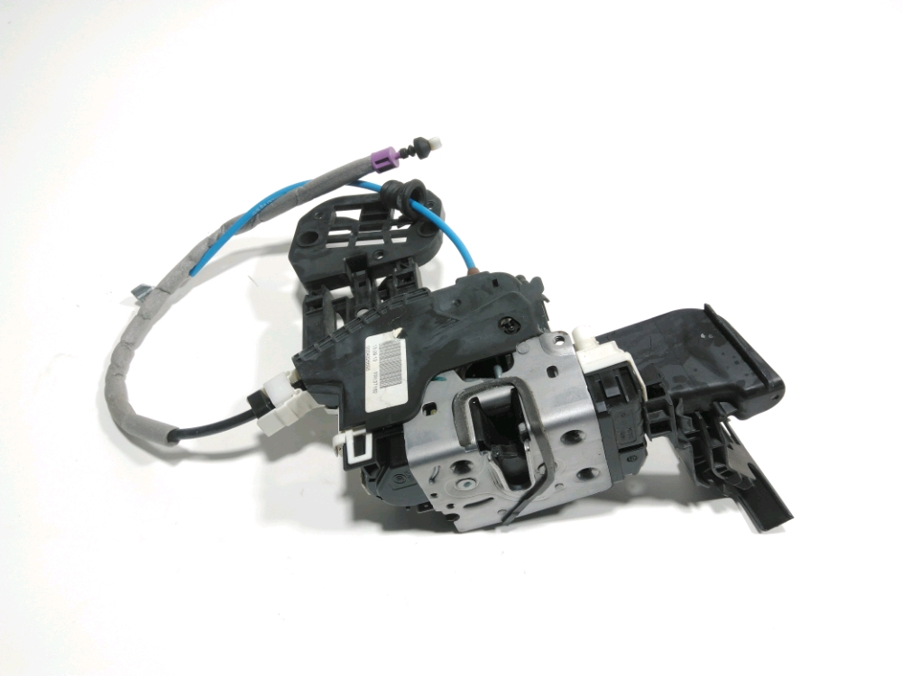 Serrure de porte avant droite