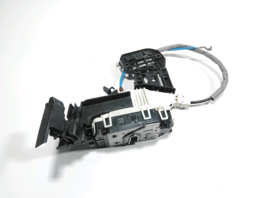 Serrure de porte avant droite