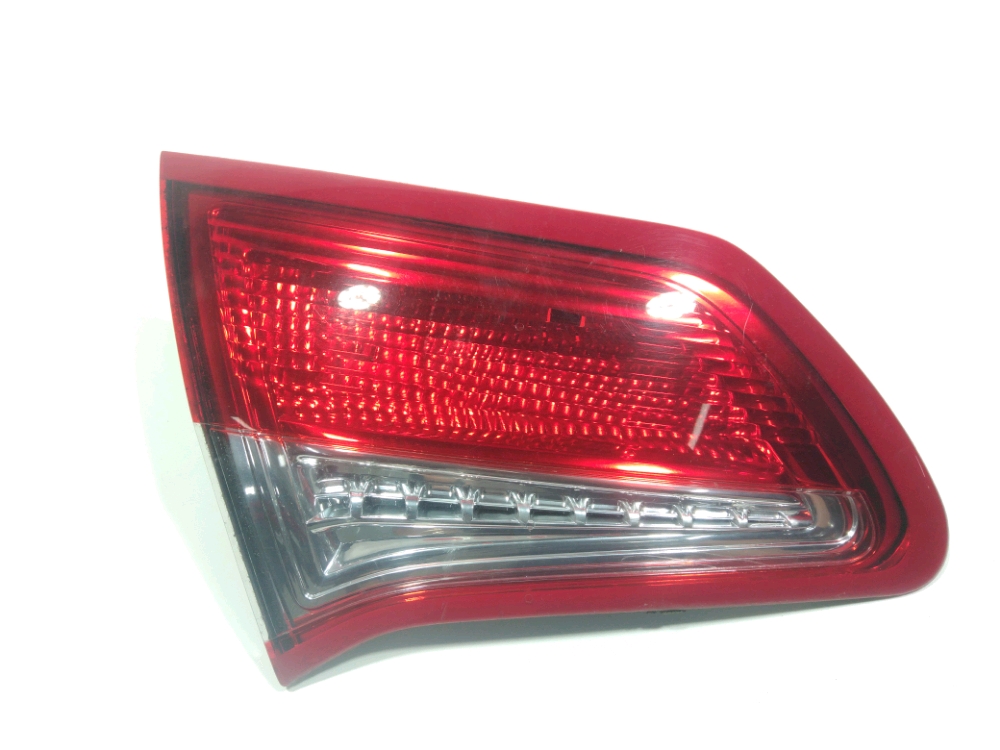 Feu arrière intérieur gauche