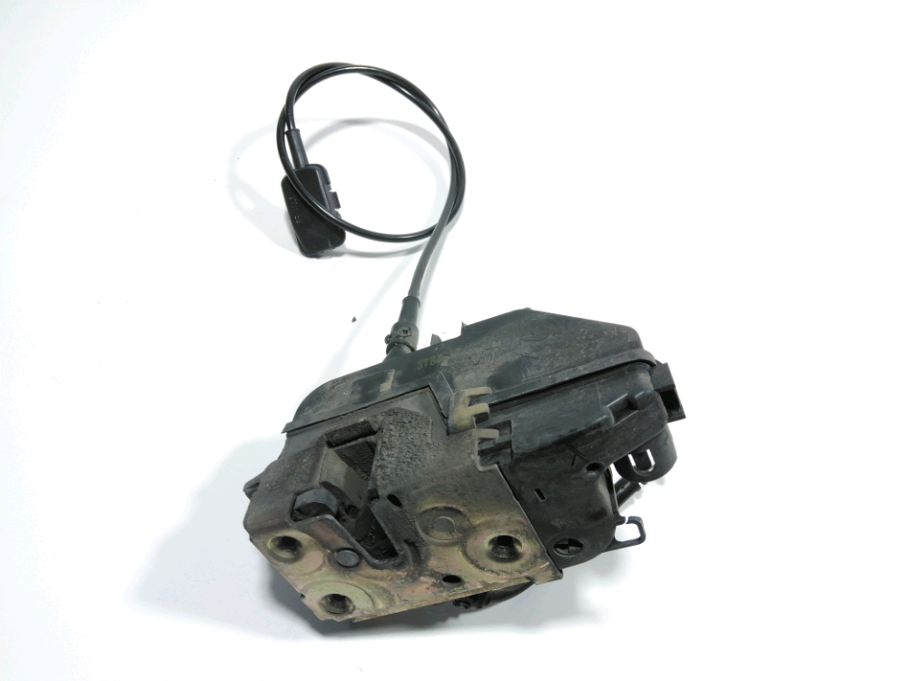 Serrure de porte avant droite