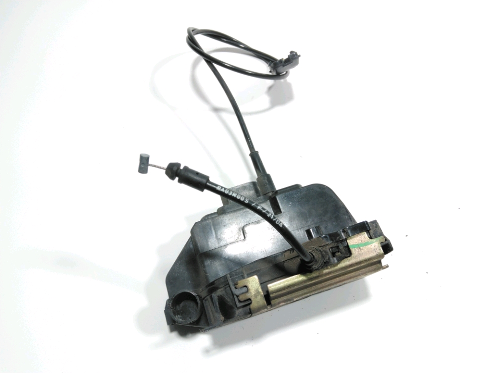 Serrure de porte avant droite