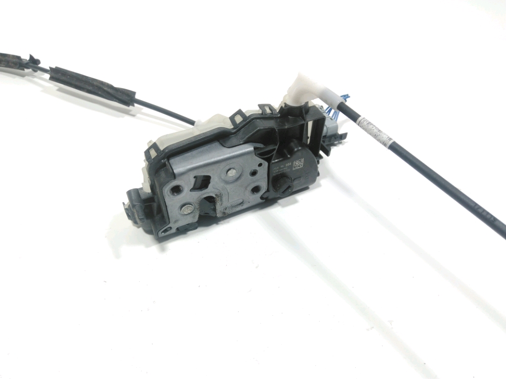 Serrure de porte avant droite