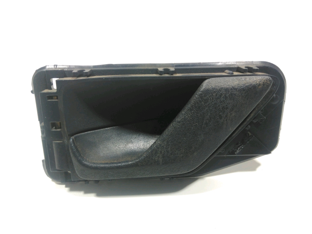 Poignee interieure porte avant gauche