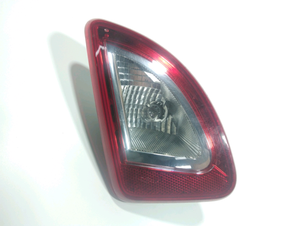 Feu arrière intérieur gauche