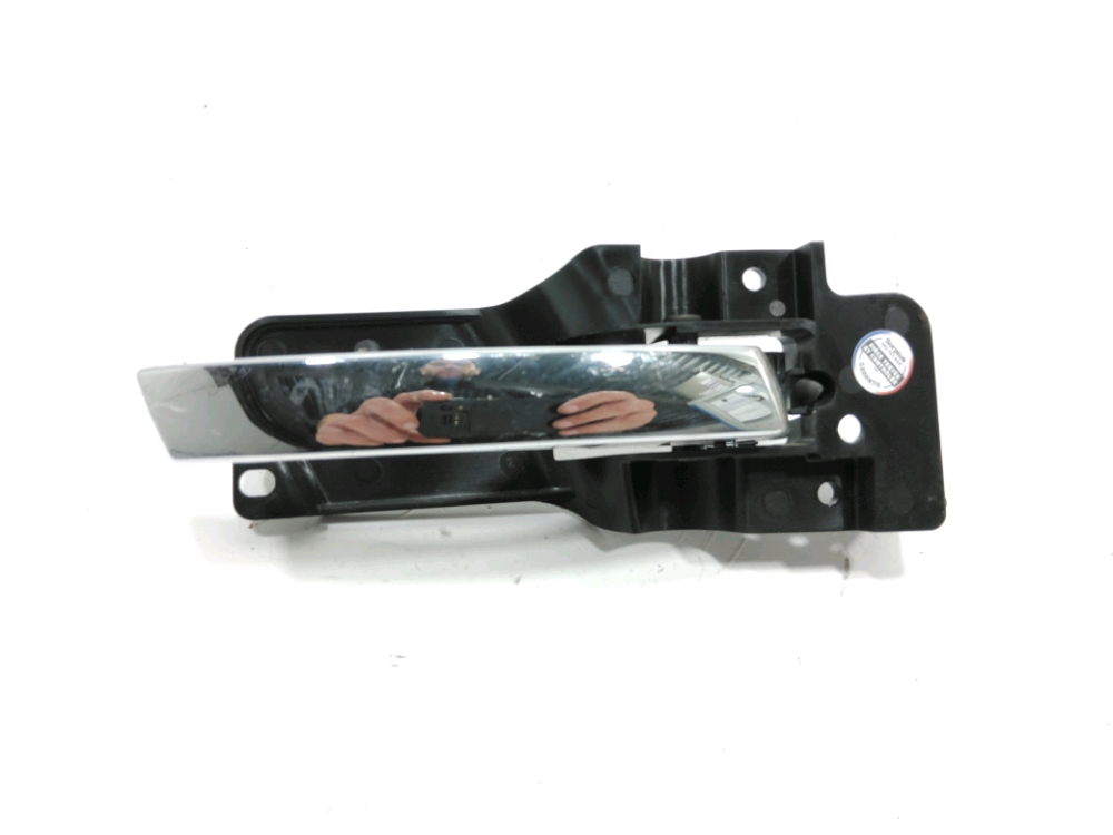 Poignee interieure porte avant droite