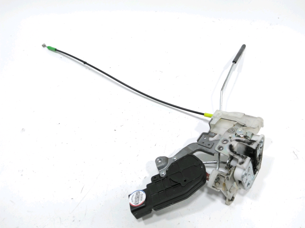 Serrure de porte avant droite