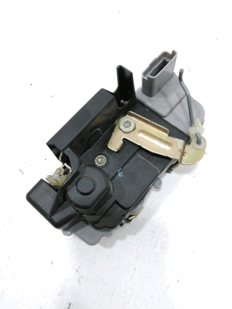 Serrure de porte arrière gauche