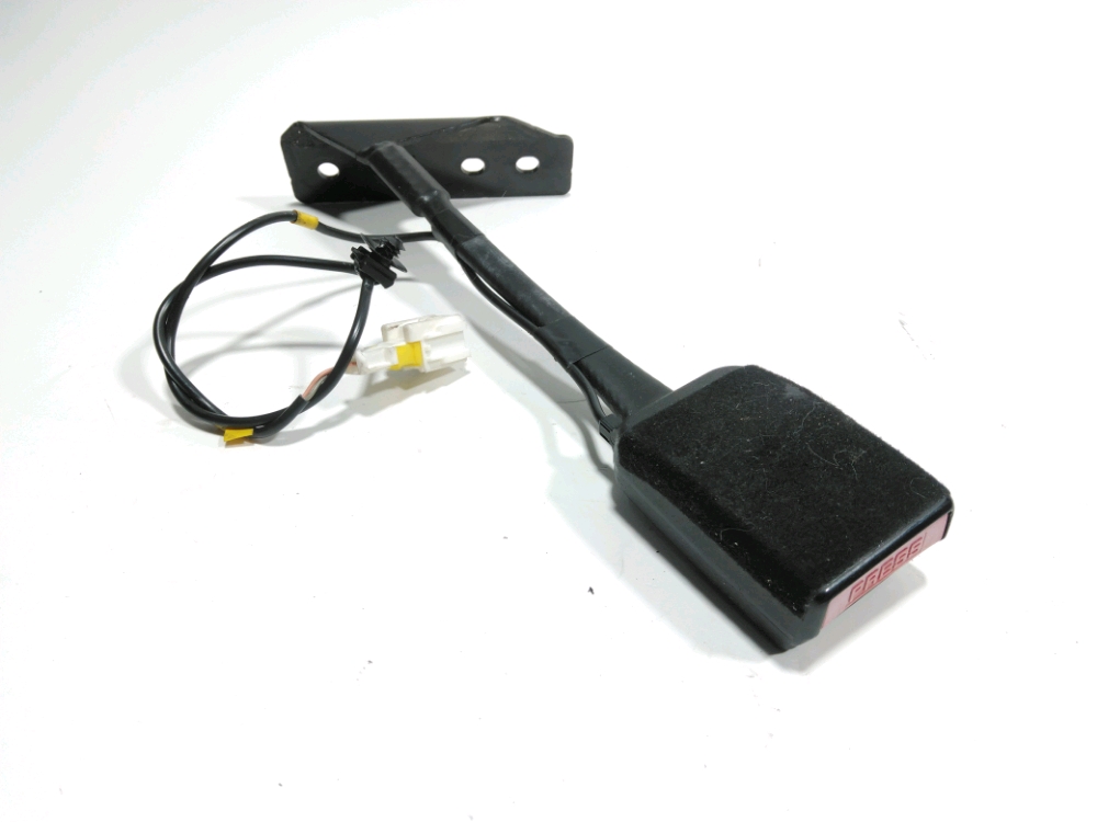 Ancrage ceinture avant droit