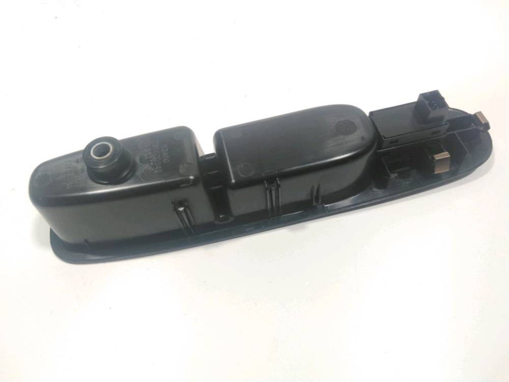 Commande lève-vitre avant droit