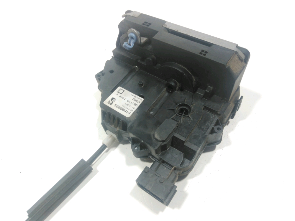 Serrure de porte avant droite