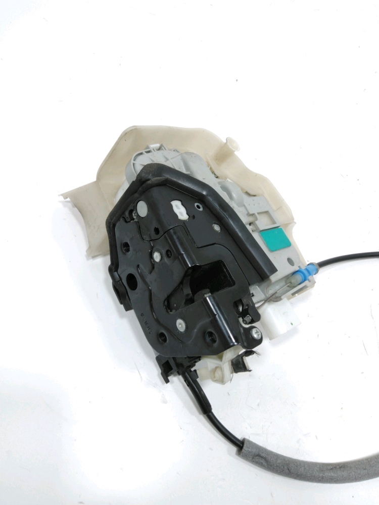 Serrure de porte avant gauche