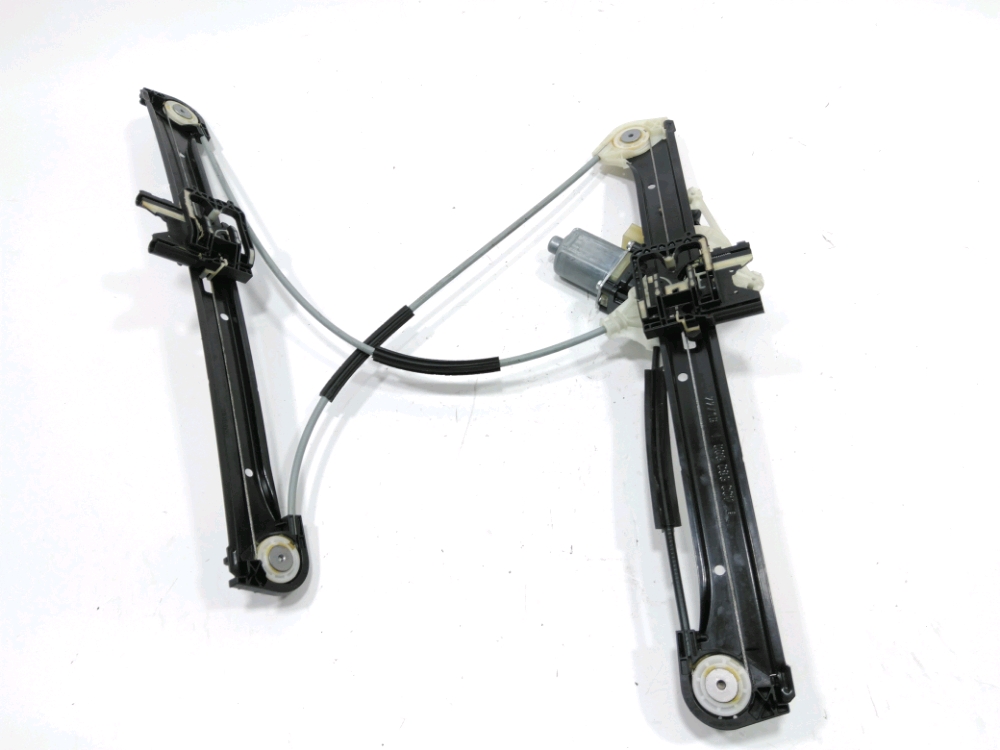 Lève-vitre électrique avant droit