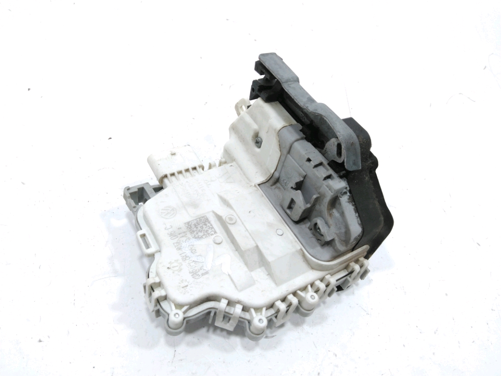 Serrure de porte avant droite