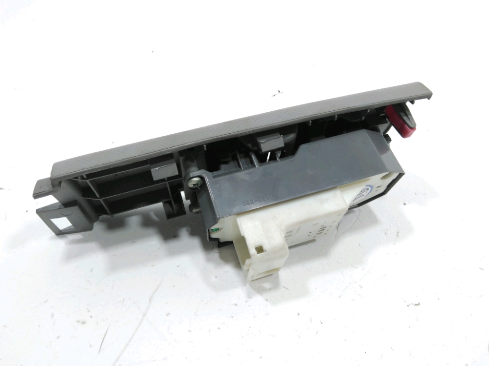 Commande lève-vitre avant gauche