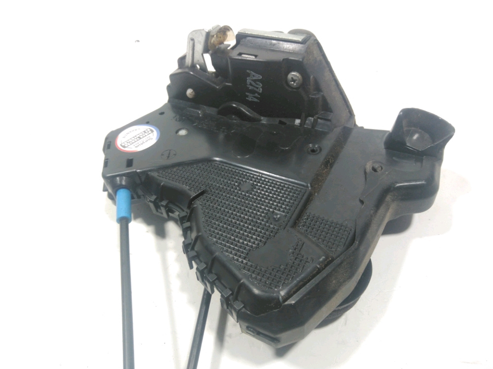 Serrure de porte avant droite