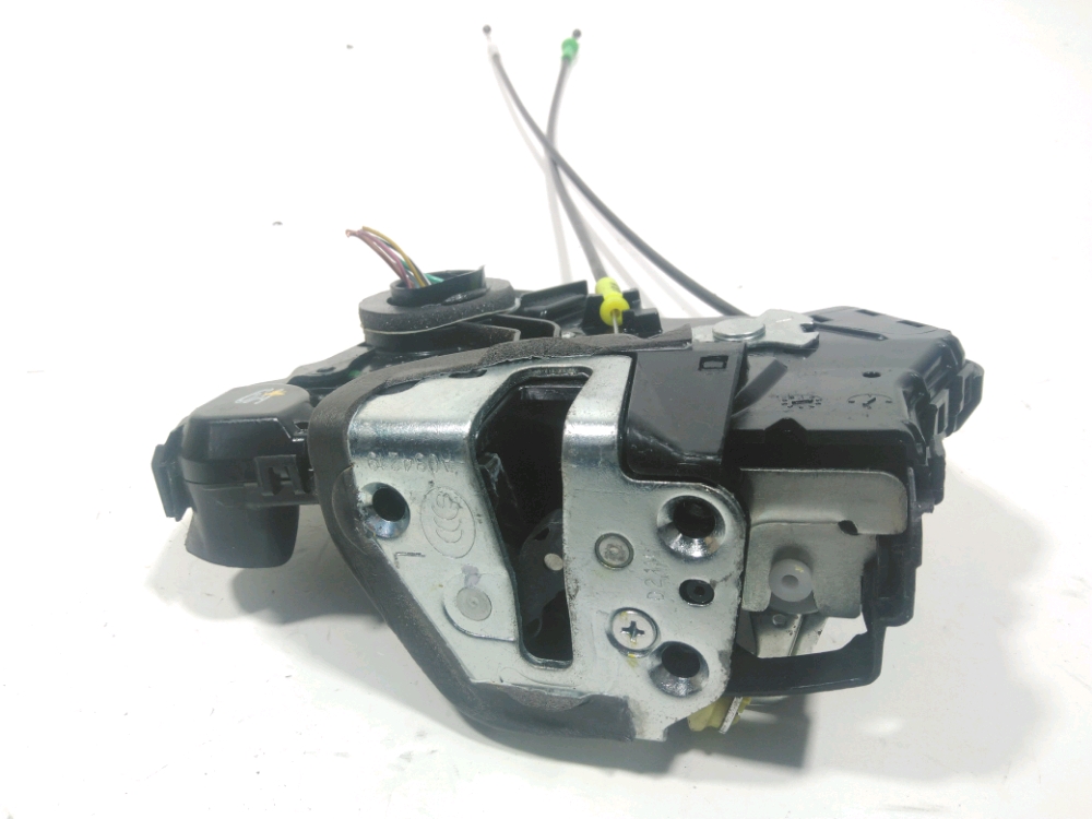 Serrure de porte avant gauche