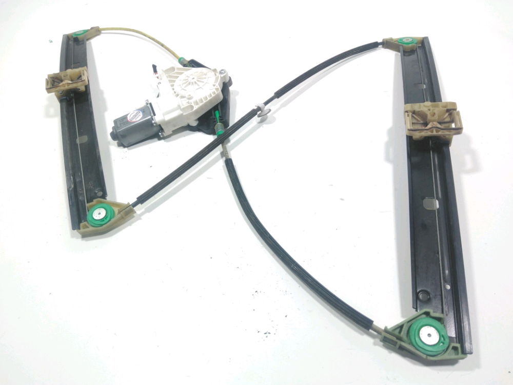 Lève-vitre électrique avant droit