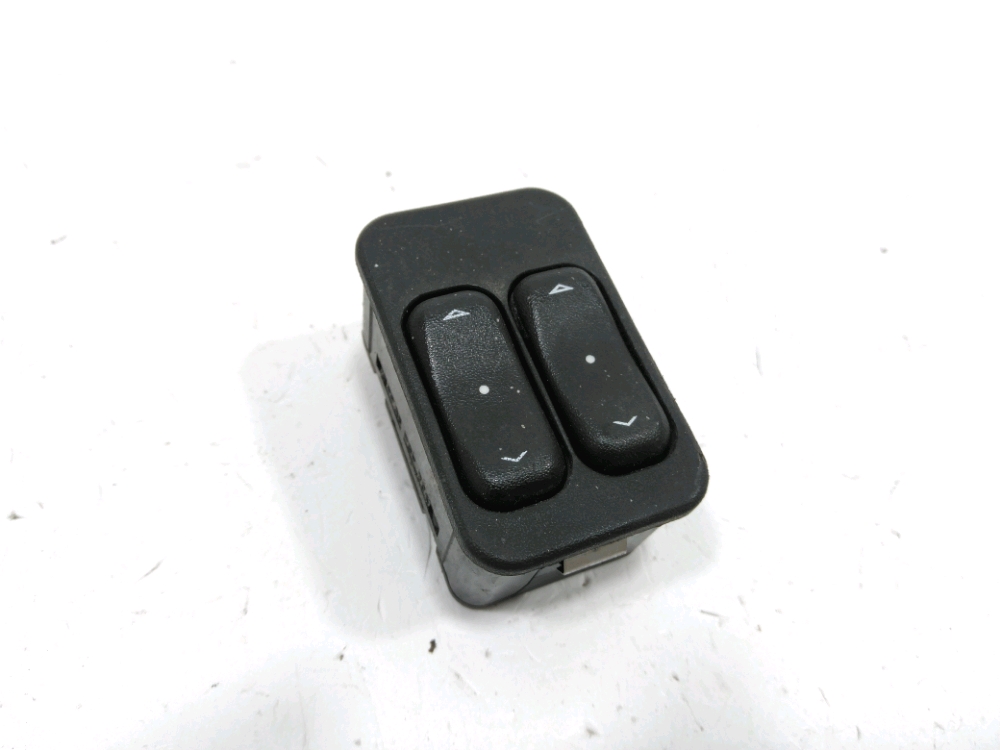 Commande lève-vitre avant gauche