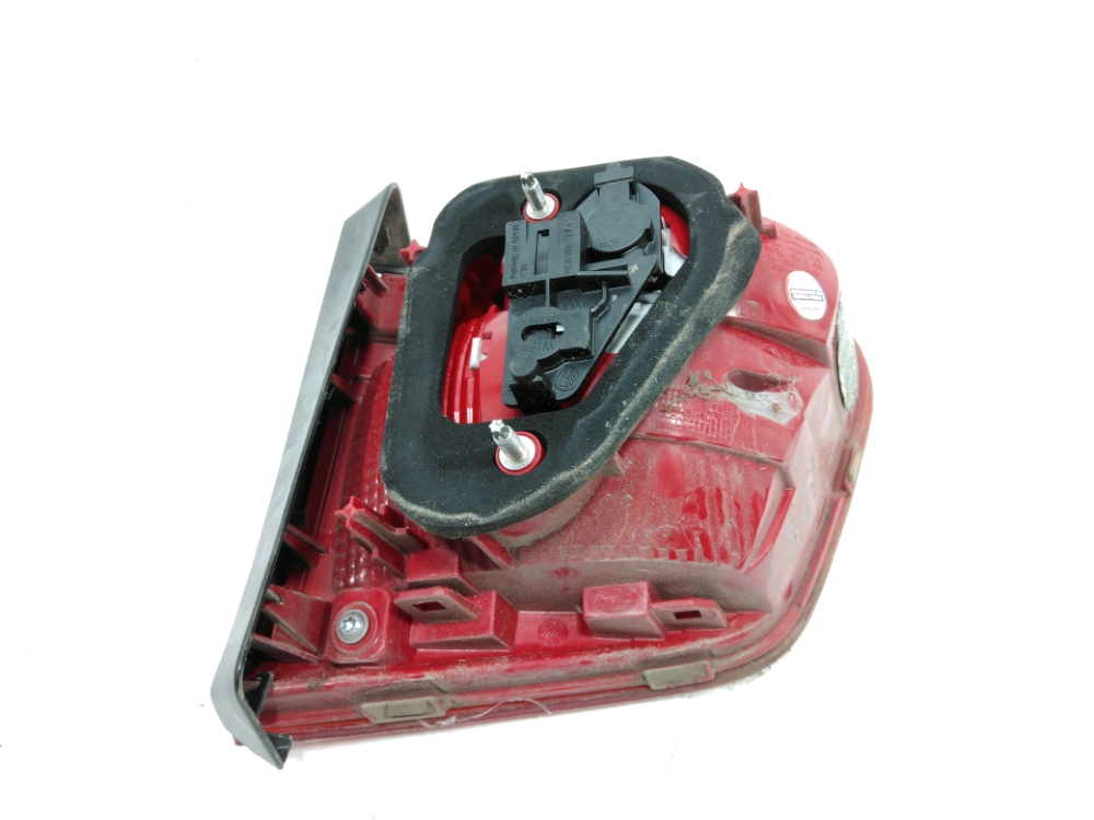 Feu arrière intérieur gauche