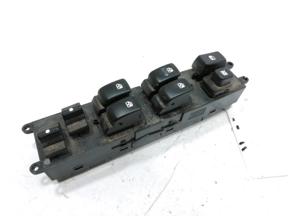 Commande lève-vitre avant gauche