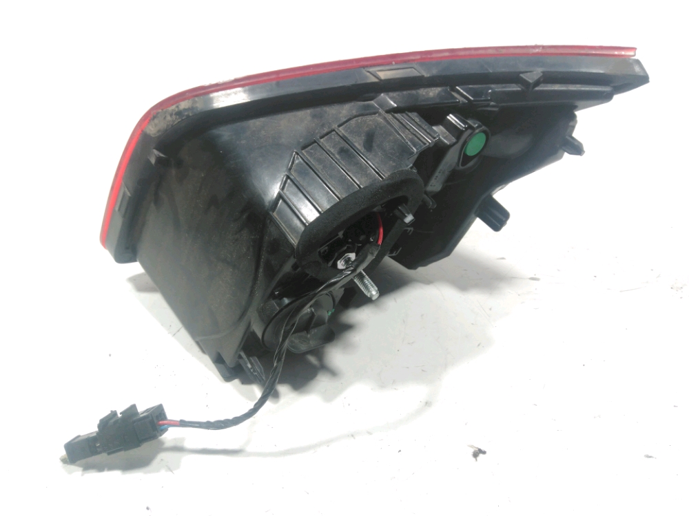 Feu arrière intérieur gauche