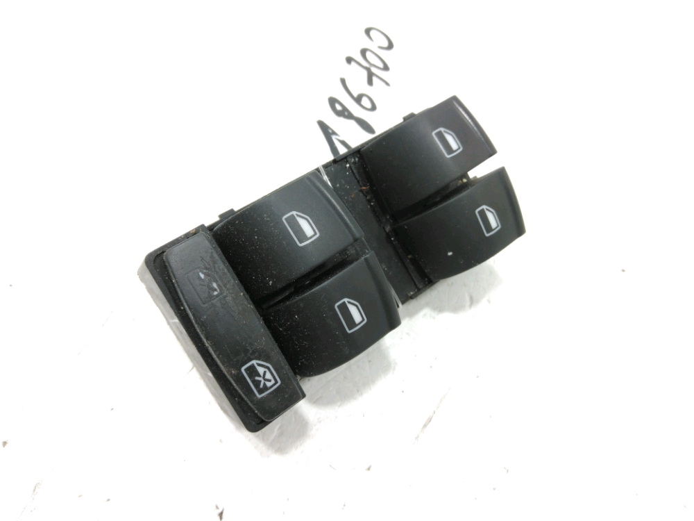 Commande lève-vitre avant gauche