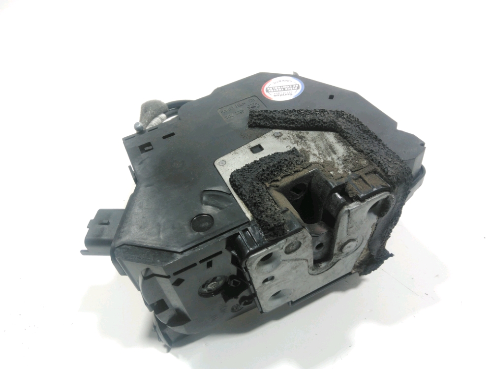 Serrure de porte avant droite