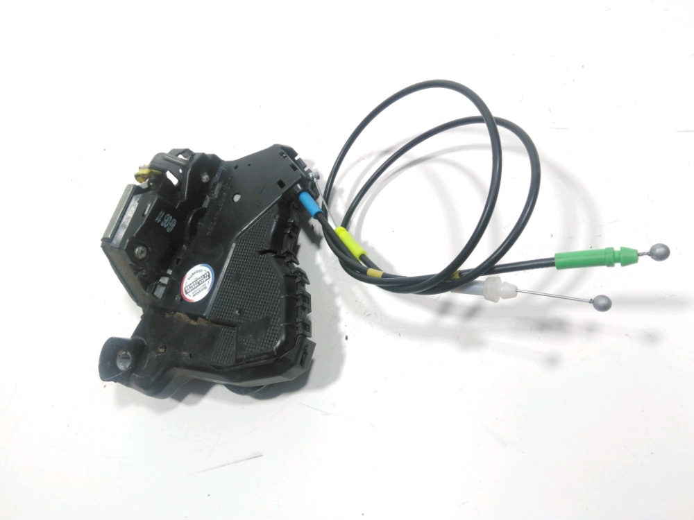 Serrure de porte avant gauche