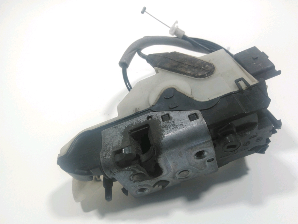 Serrure de porte avant gauche