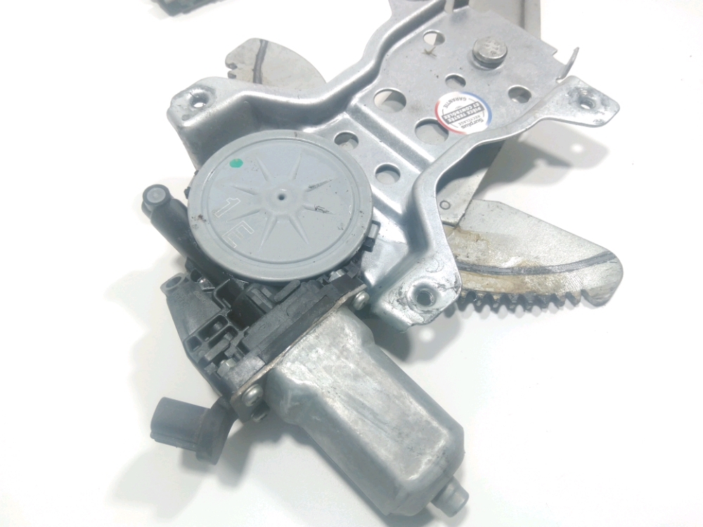 Lève-vitre électrique avant gauche