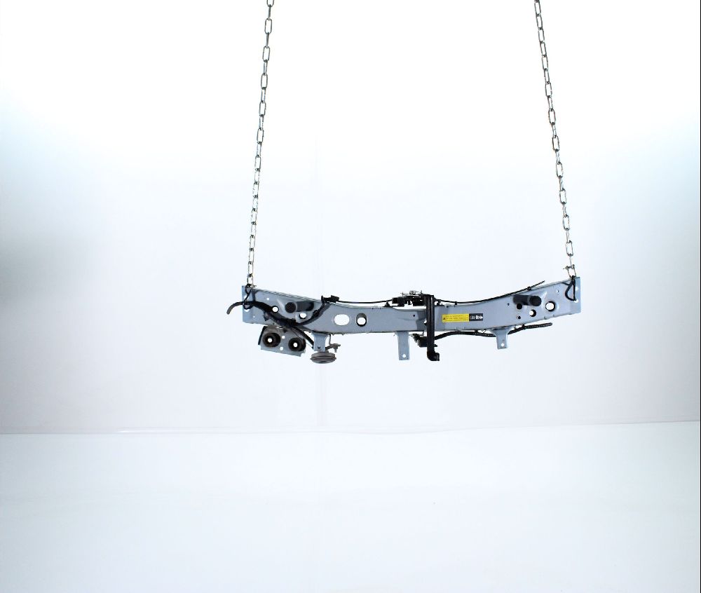 Traverse supérieure armature avant