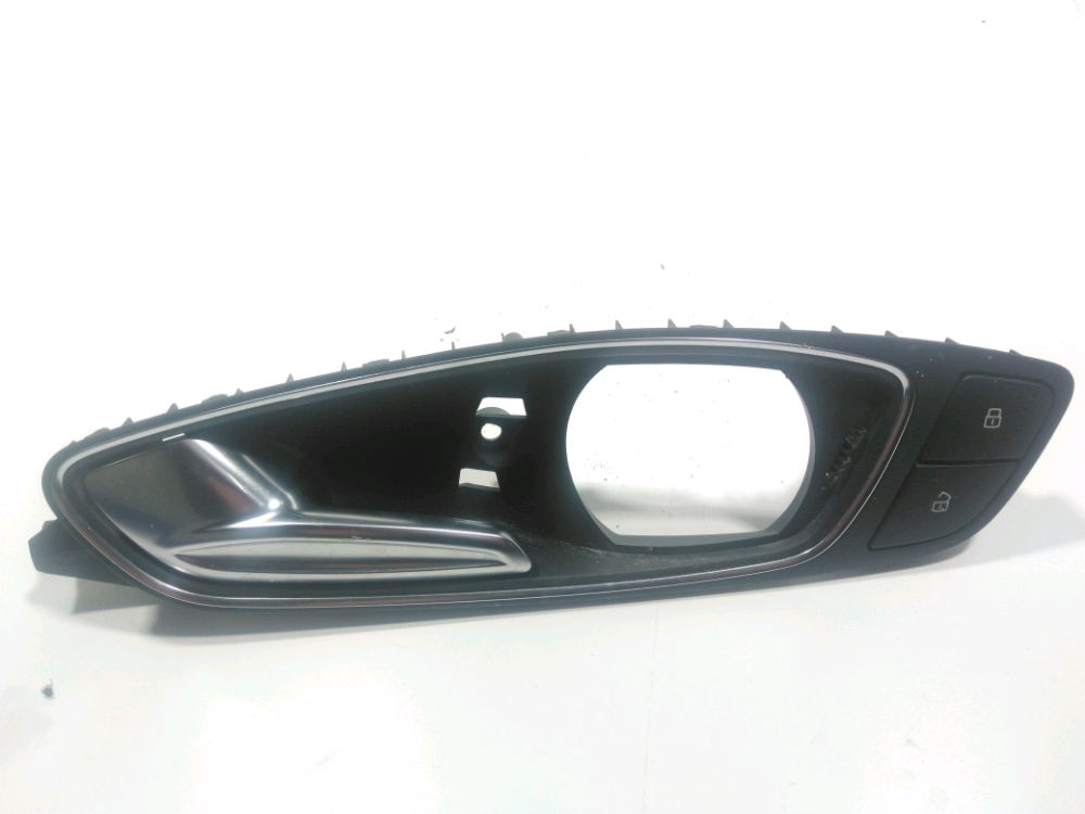 Poignee interieure porte avant gauche