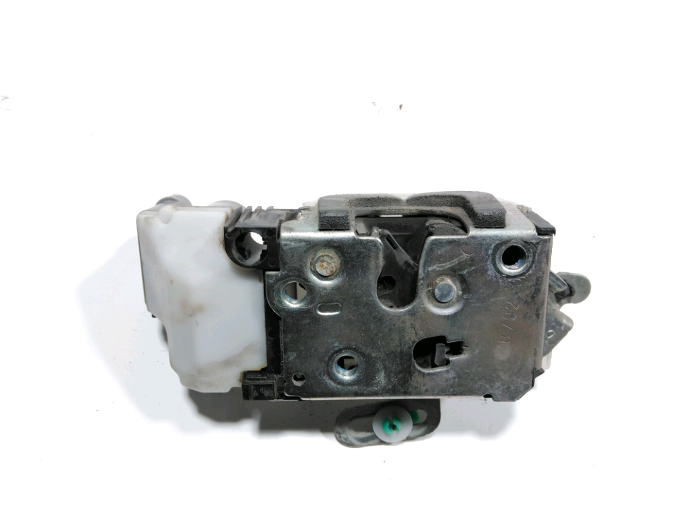 Serrure de porte avant droite