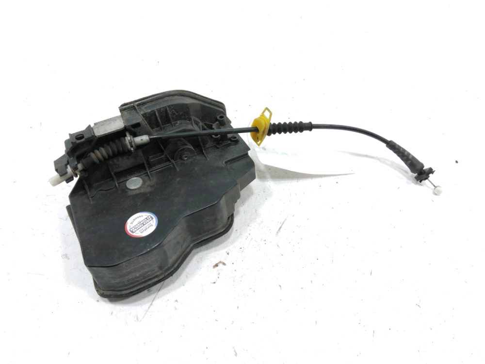 Serrure de porte avant droite