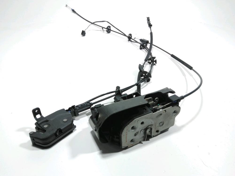 Serrure de porte avant droite