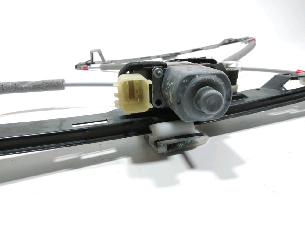 Lève-vitre électrique avant gauche