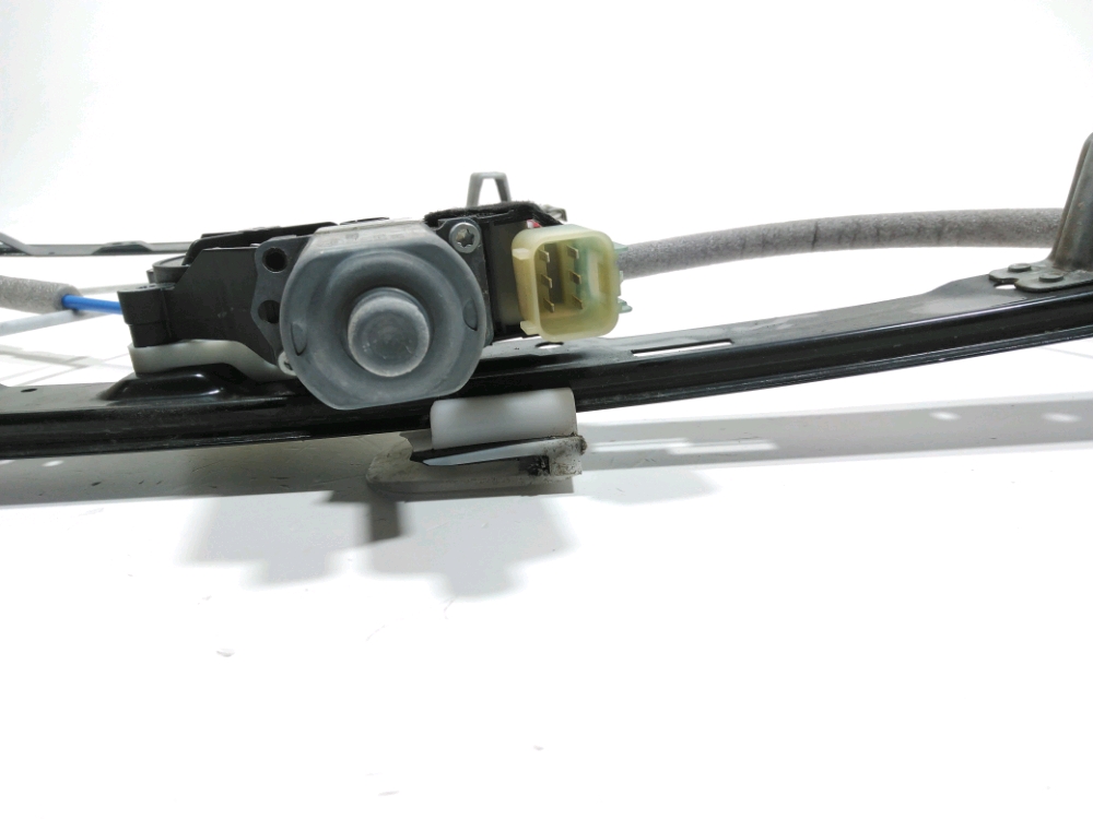 Lève-vitre électrique avant droit