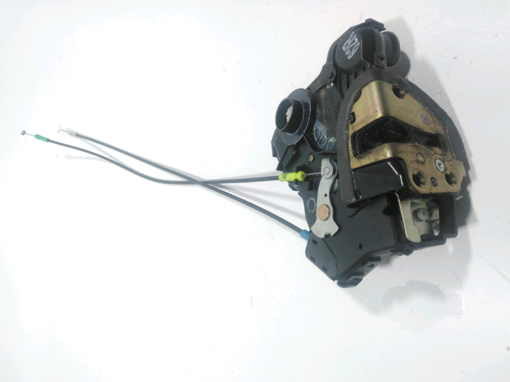 Serrure de porte avant droite