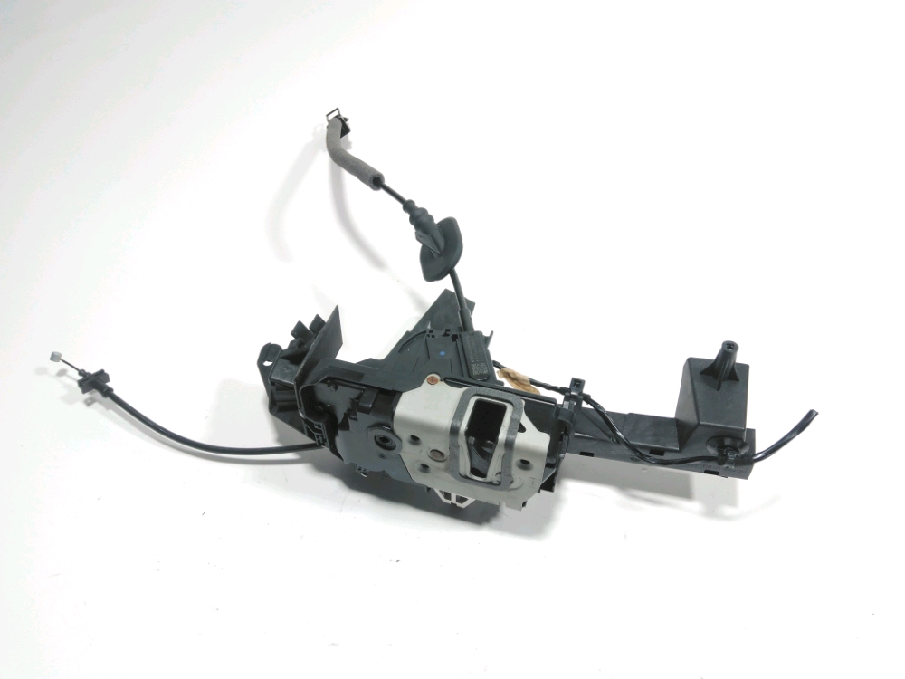 Serrure de porte avant gauche