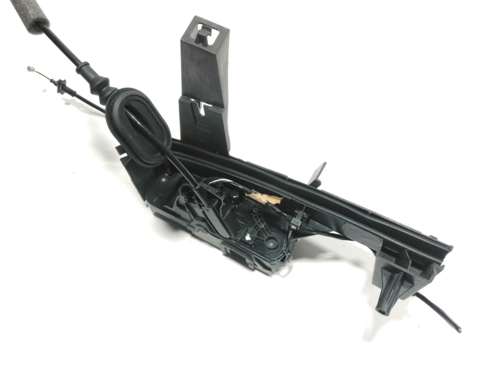 Serrure de porte avant gauche