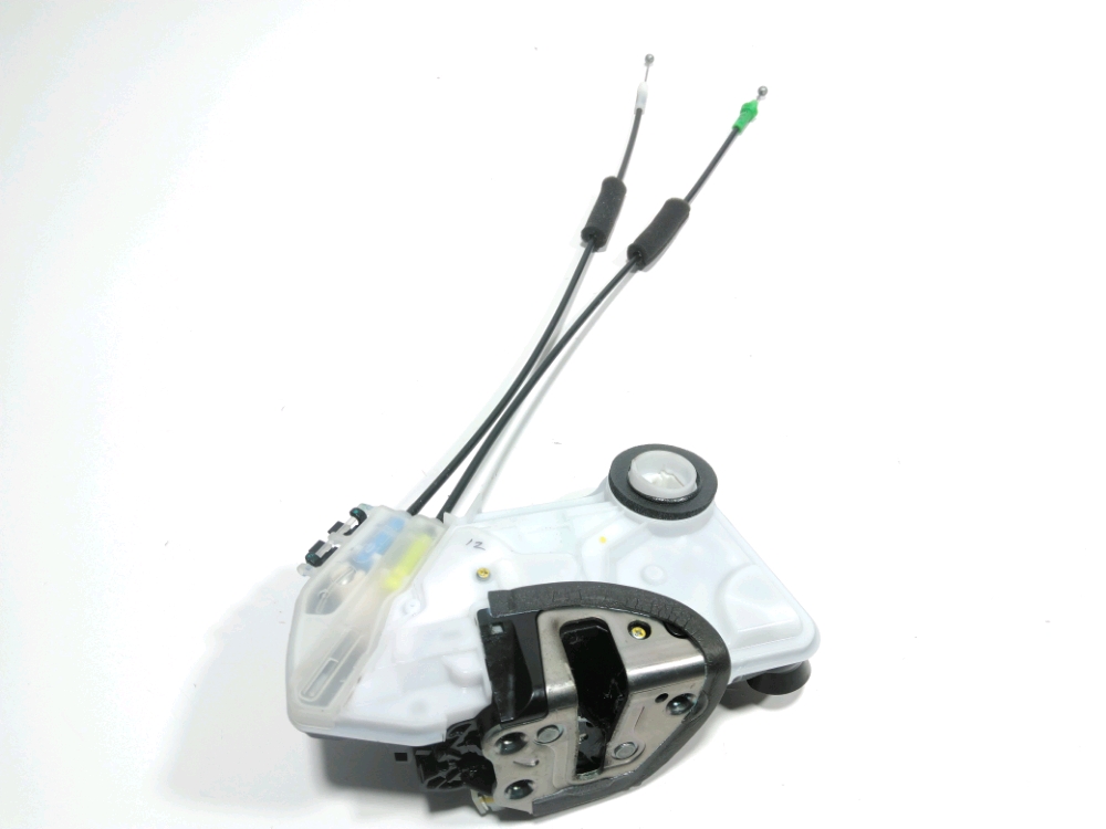 Serrure de porte avant droite