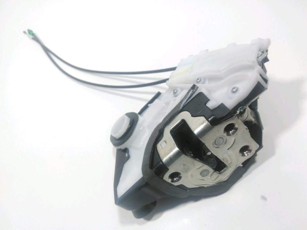 Serrure de porte avant gauche