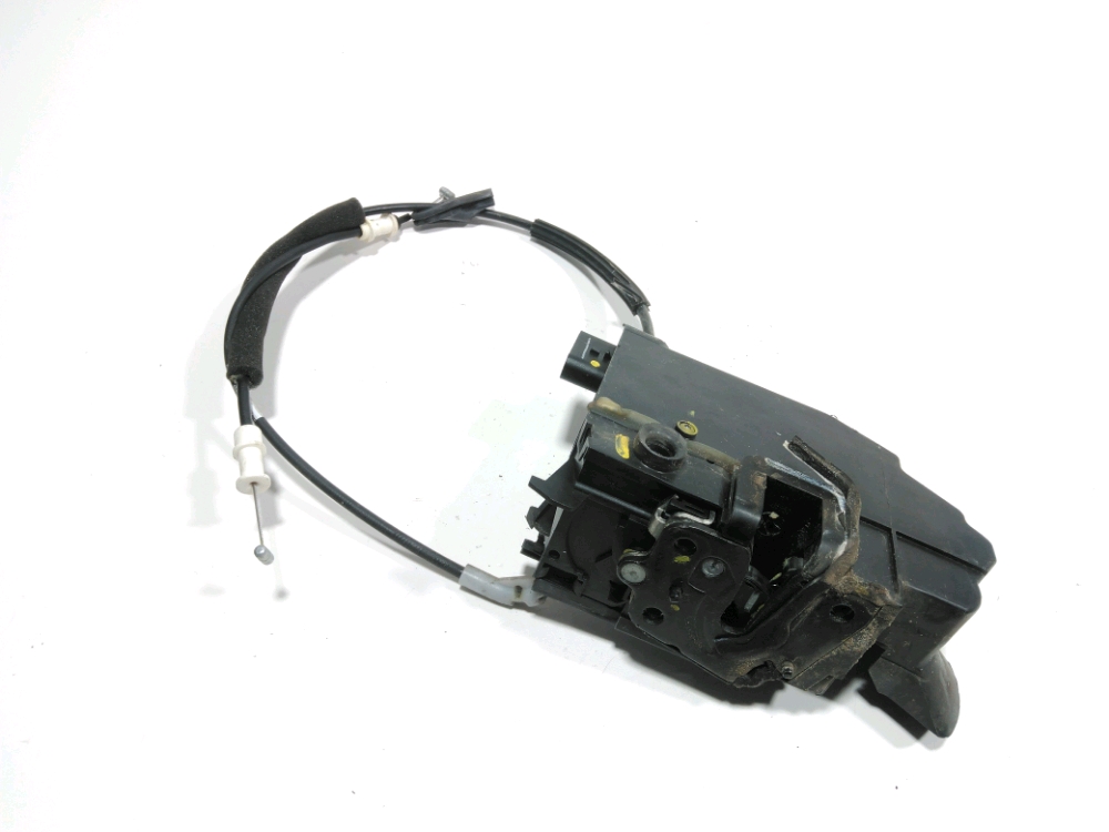 Serrure de porte avant droite